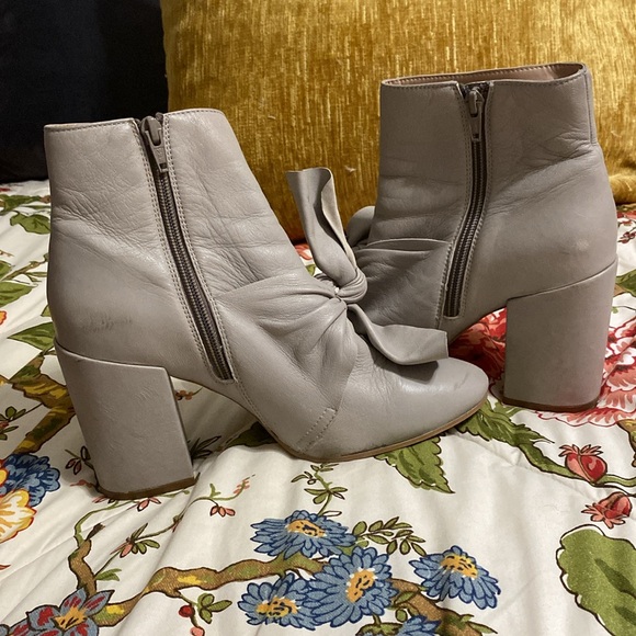 Bow booties 🎀 - Picture 4 of 5